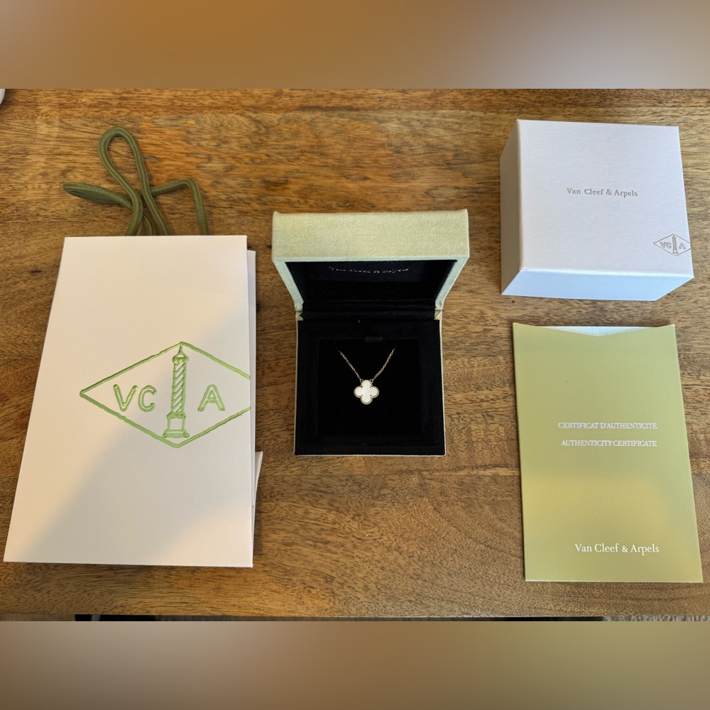 Van Cleef & Arpels Sweet Alhambra Pendant Necklace